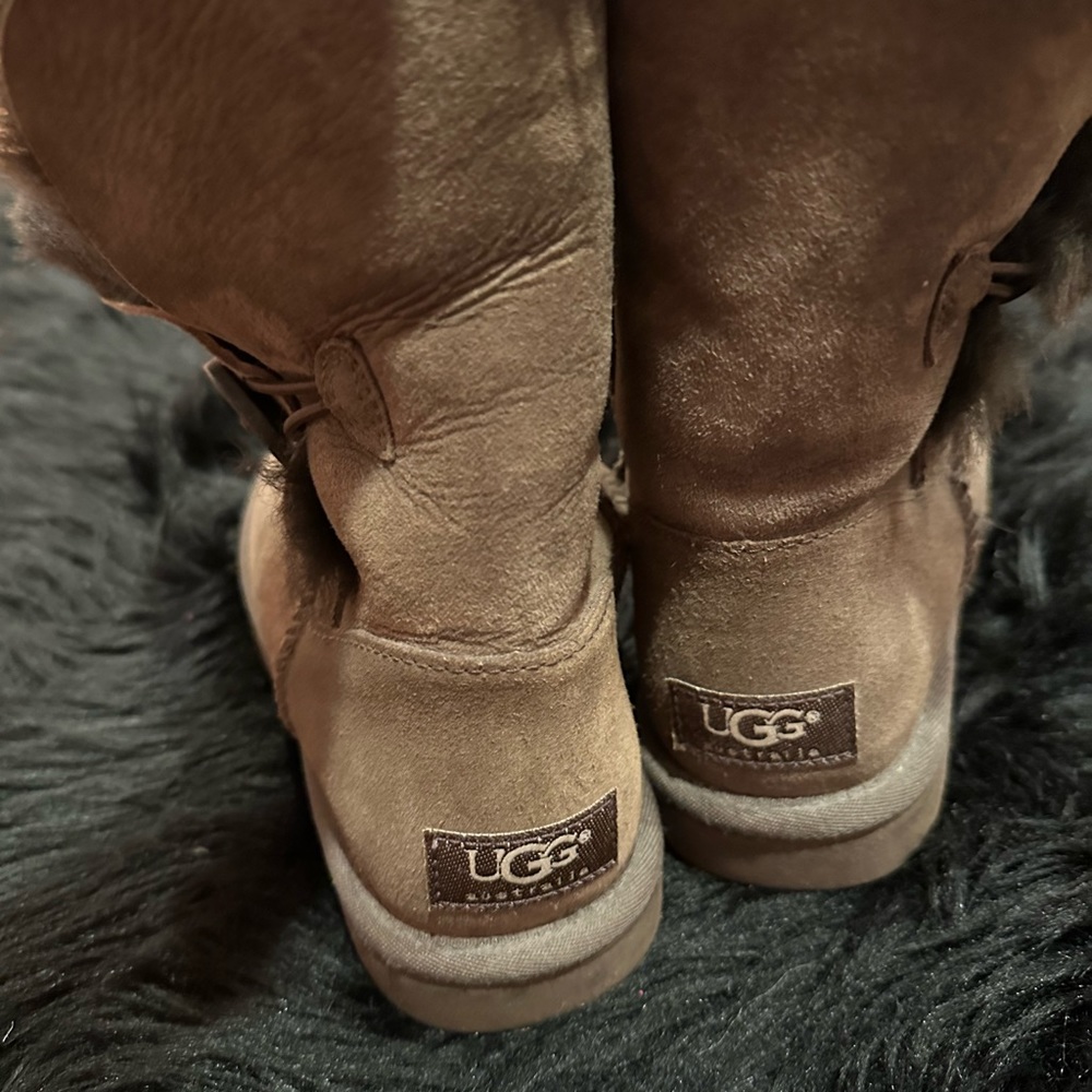 Bailey button uggs - Picture 3 of 3